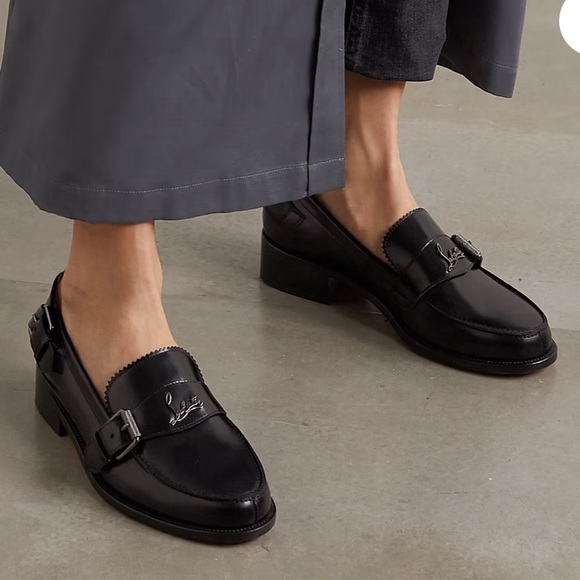 CHRISTIAN LOUBOUTIN
Monmoc Donna flat black loafer size 41
Brand new w/ box - Picture 7 of 10